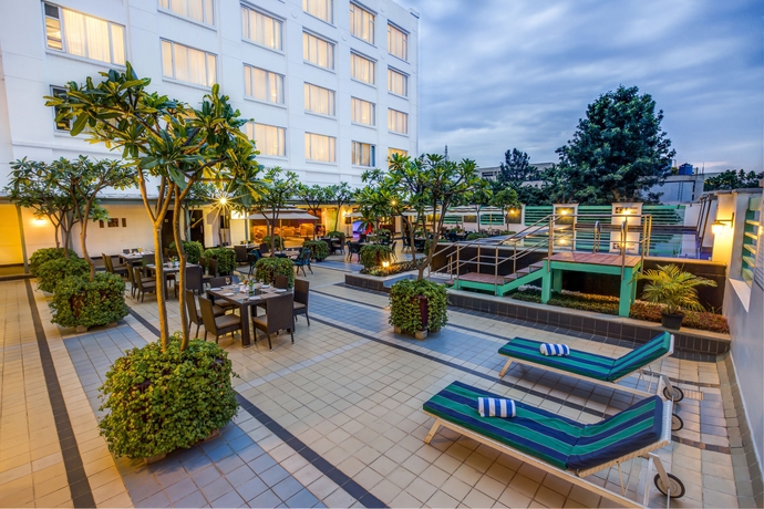 Imagen de los interiores del Hotel Radha Regent - Electronics City. Foto 9