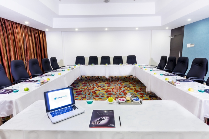 Imagen de los interiores del Hotel Radha Regent - Electronics City. Foto 11