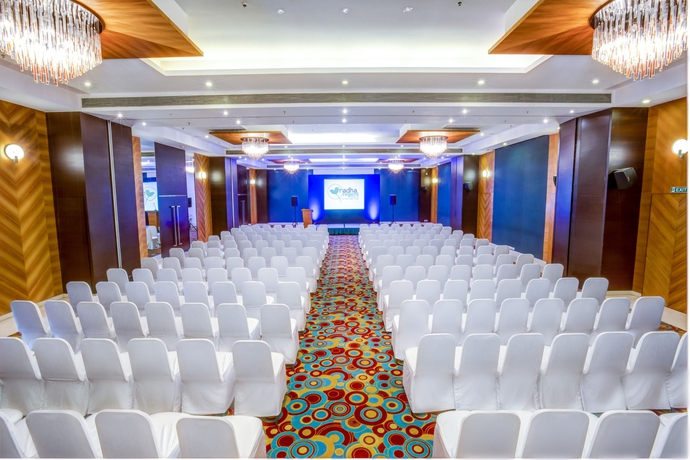 Imagen de los interiores del Hotel Radha Regent - Electronics City. Foto 13