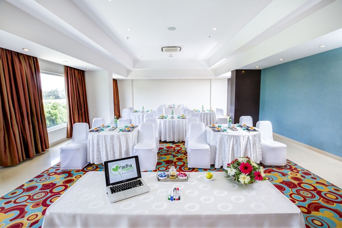 Imagen de los interiores del Hotel Radha Regent - Electronics City. Foto 14