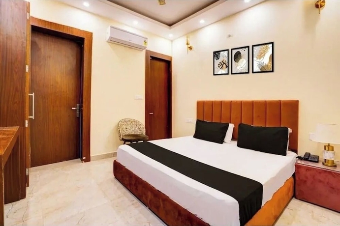 Imagen de la habitación del Hotel Radha Vrinda. Foto 3