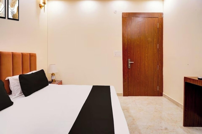 Imagen de la habitación del Hotel Radha Vrinda. Foto 4