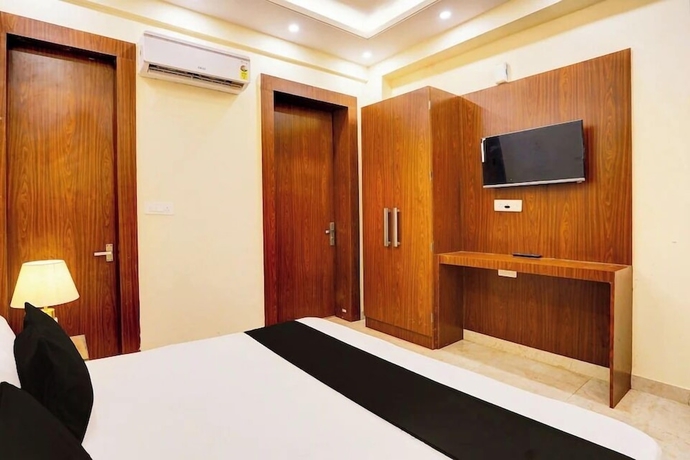 Imagen de la habitación del Hotel Radha Vrinda. Foto 7