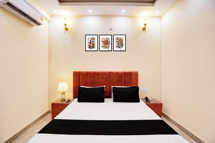 Imagen de la habitación del Hotel Radha Vrinda. Foto 10