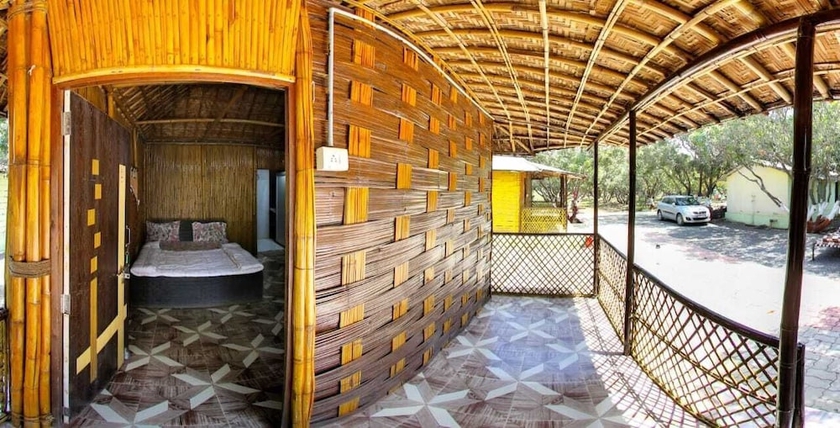 Imagen de la habitación del Hotel Radhe Farm (200mtr from Devaliya Park). Foto 10