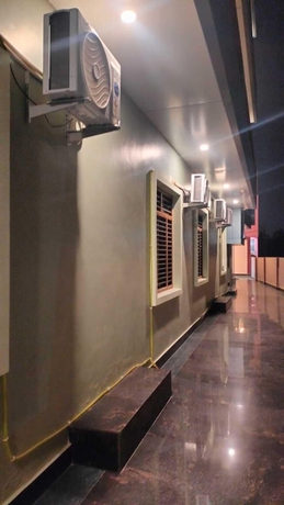 Imagen de los interiores del Hotel Radhe Palace, Faizabad. Foto 11
