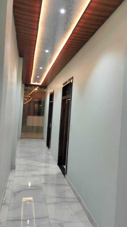Imagen de los interiores del Hotel Radhe Palace, Faizabad. Foto 15