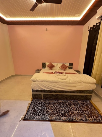 Imagen de la habitación del Hotel Radhe Palace, Faizabad. Foto 5