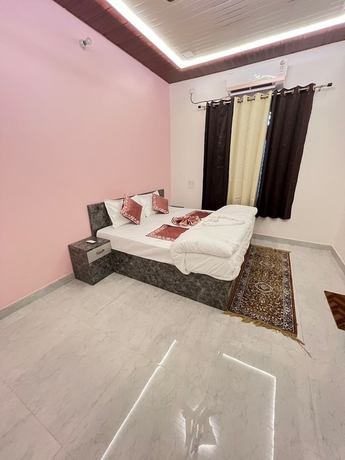 Imagen de la habitación del Hotel Radhe Palace, Faizabad. Foto 8