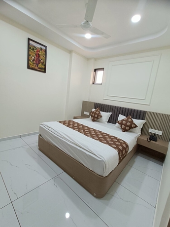 Imagen de la habitación del Hotel Radhe Raas. Foto 2