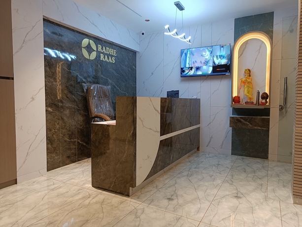 Imagen de los interiores del Hotel Radhe Raas. Foto 15