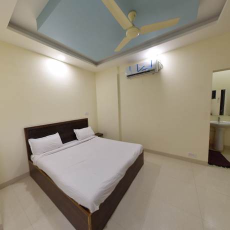 Imagen de la habitación del Hotel Radhika Inn. Foto 6