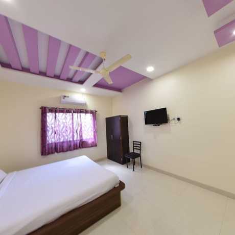 Imagen de la habitación del Hotel Radhika Inn. Foto 7