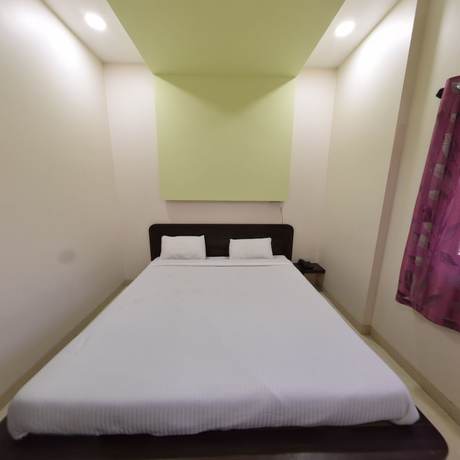 Imagen de la habitación del Hotel Radhika Inn. Foto 9