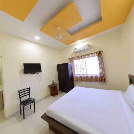 Imagen de la habitación del Hotel Radhika Inn. Foto 15