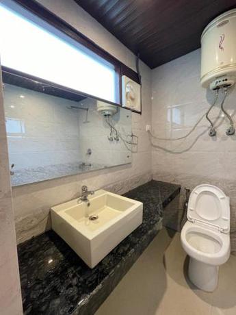 Imagen general del Hotel Radhika Manali. Foto 9