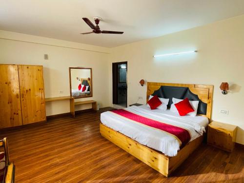 Imagen de la habitación del Hotel Radhika Manali. Foto 19