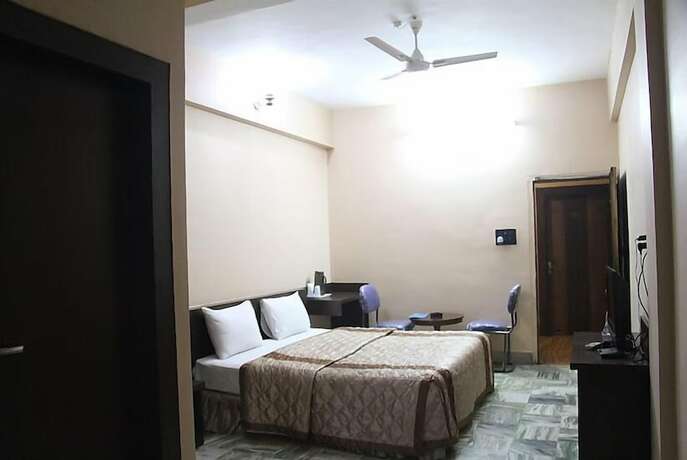 Imagen de la habitación del Hotel Radhika, Murwara. Foto 7