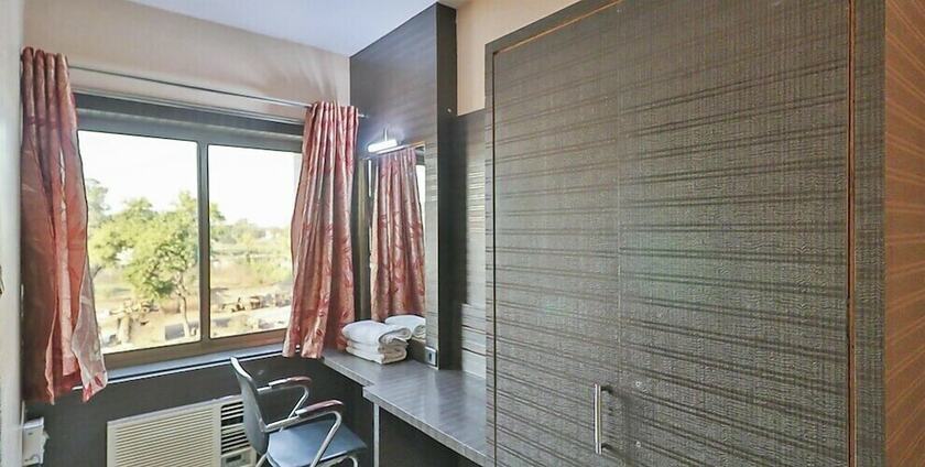 Imagen de la habitación del Hotel Radhika, Murwara. Foto 8