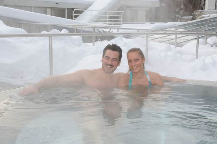 Imagen de la piscina del Hotel Radiana. Foto 17