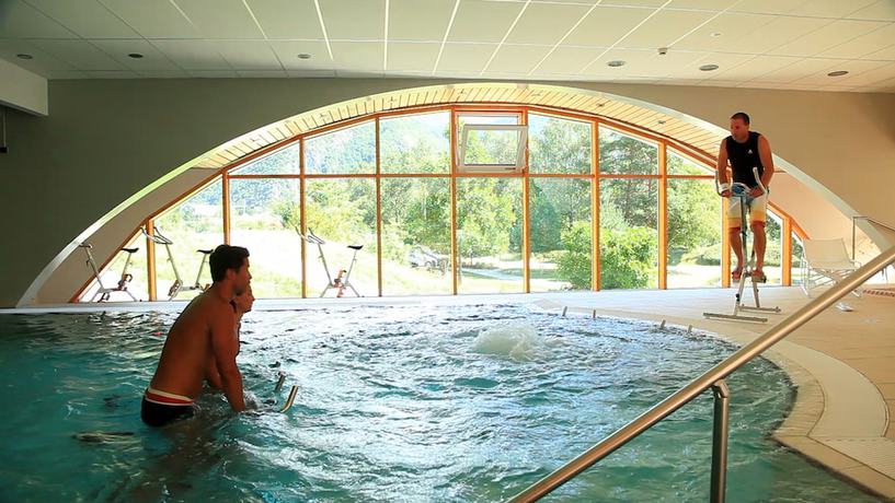 Imagen de la piscina del Hotel Radiana. Foto 20