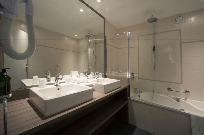 Imagen de la habitación del Hotel Radiana. Foto 13