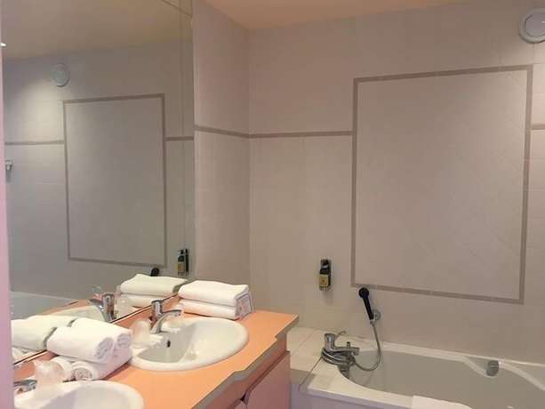 Imagen de la habitación del Hotel Radiana. Foto 14