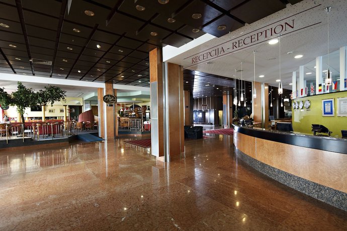 Imagen de los interiores del Hotel Radin - Savas and Resorts. Foto 17