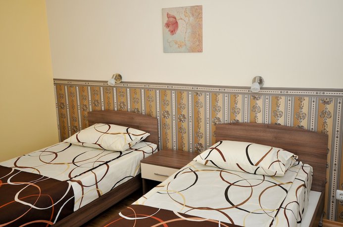 Imagen de la habitación del Hotel Radina. Foto 9