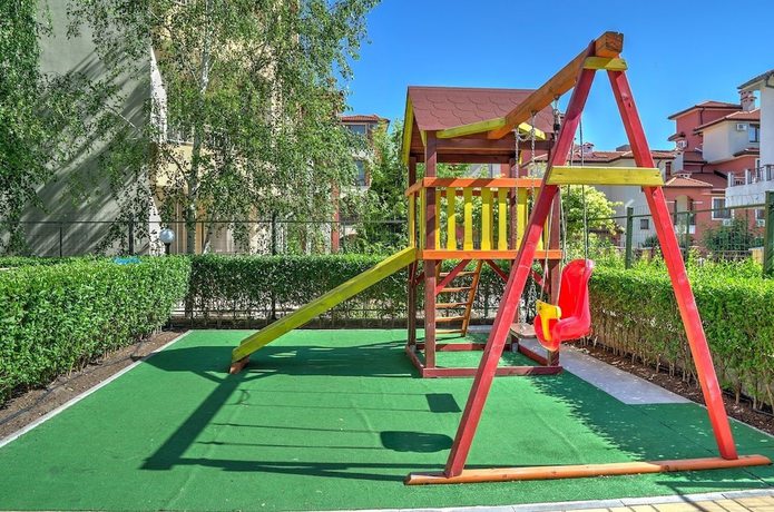 Imagen de los exteriores del Hotel Radina. Foto 15