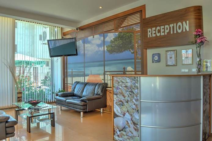 Imagen de los interiores del Hotel Radina. Foto 16