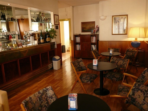 Imagen del bar/restaurante del Hotel Radio, Gianicolense. Foto 3