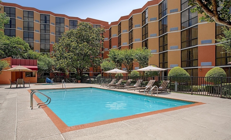 Imagen de la piscina del Hotel Radisson Austin - University. Foto 18