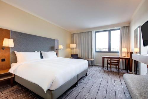 Imagen de la habitación del Hotel Radisson BLU Waterfront Hotel. Foto 11