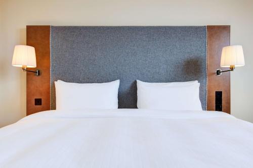 Imagen de la habitación del Hotel Radisson BLU Waterfront Hotel. Foto 19