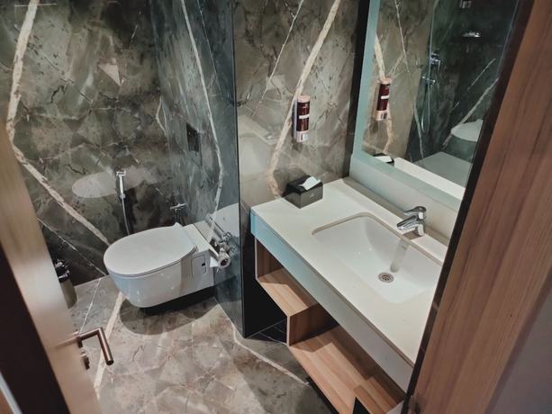 Imagen de la habitación del Hotel Radisson Bareilly Airport. Foto 8