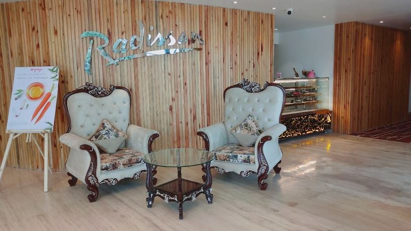 Imagen de los interiores del Hotel Radisson Bareilly Airport. Foto 15