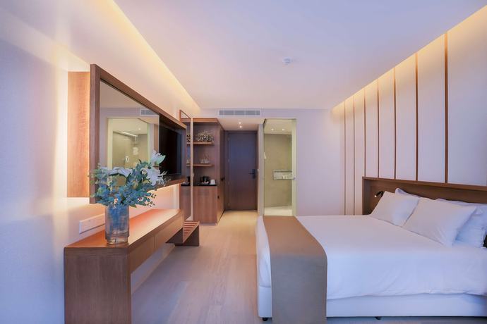 Imagen de la habitación del Hotel Radisson Beach Resort Larnaca. Foto 14