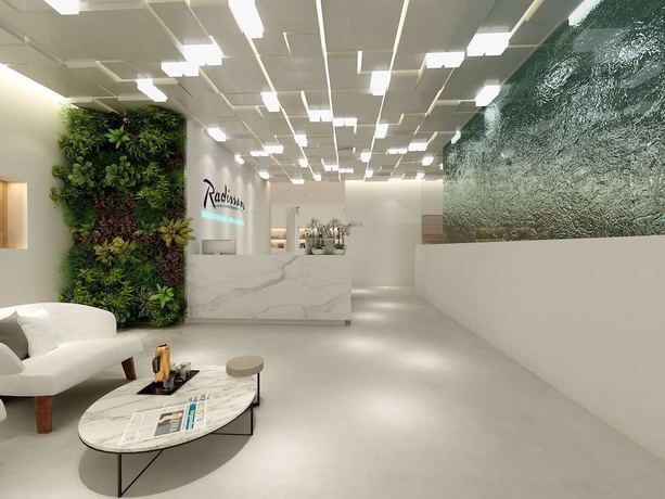 Imagen de la piscina del Hotel Radisson Beach Resort Larnaca. Foto 19