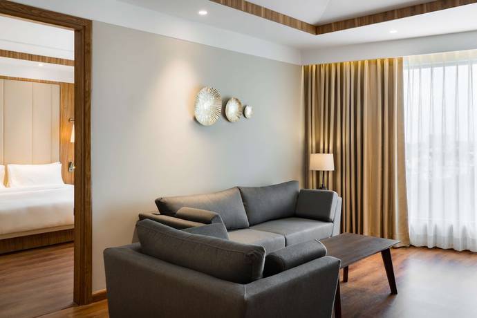 Imagen de la habitación del Hotel Radisson Bhopal. Foto 11