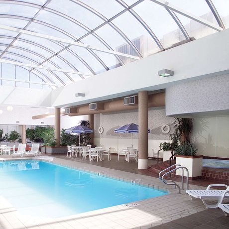 Imagen de la piscina del Hotel Radisson Bismarck. Foto 18