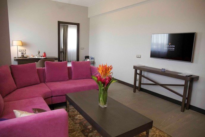 Imagen de la habitación del Hotel Radisson Blu , Abidjan Airport. Foto 8