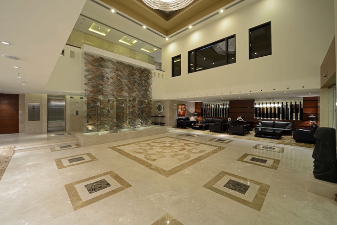 Imagen de los interiores del Hotel Radisson Blu Ahmedabad. Foto 17