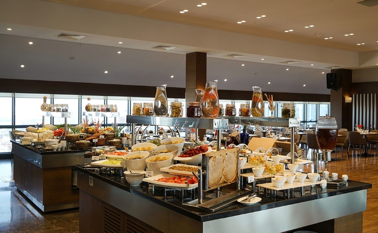 Imagen del bar/restaurante del Hotel Radisson Blu Ankara Cankaya. Foto 7