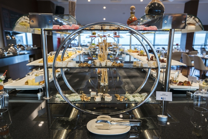 Imagen del bar/restaurante del Hotel Radisson Blu Ankara Cankaya. Foto 10