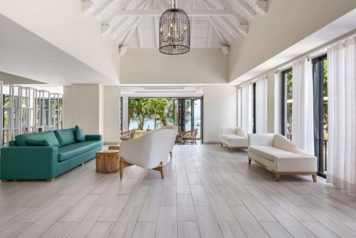 Imagen de los interiores del Hotel Radisson Blu Azuri Resort and Spa. Foto 20