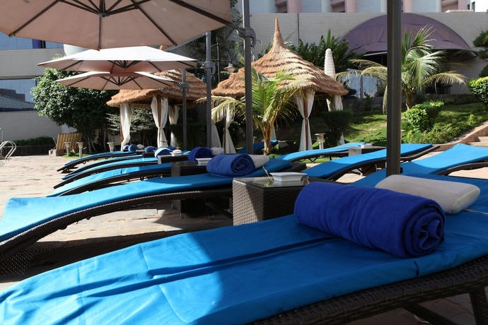 Imagen de la piscina del Hotel Radisson Blu , Bamako. Foto 18