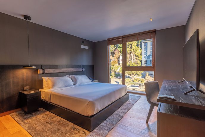 Imagen de la habitación del Hotel Radisson Blu Bariloche. Foto 15