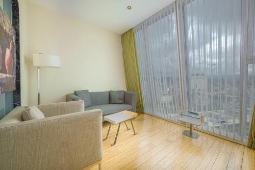 Imagen de la habitación del Hotel Radisson Blu Batumi. Foto 15