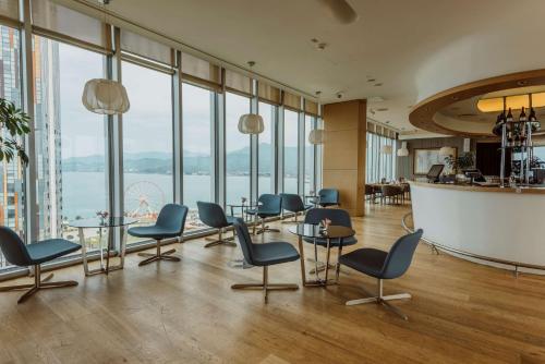 Imagen del bar/restaurante del Hotel Radisson Blu Batumi. Foto 8